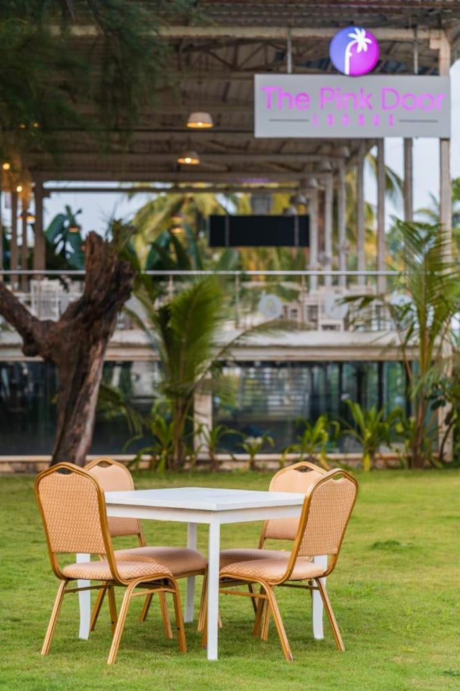 Foxoso La Beach Resort & Spa Old Goa Exterior photo