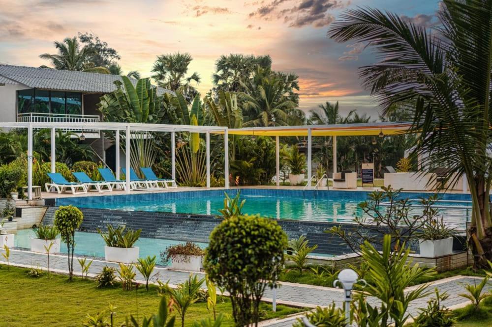 Foxoso La Beach Resort & Spa Old Goa Exterior photo